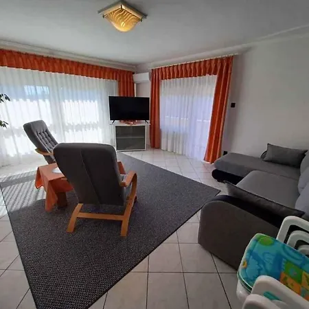 In Balatonboglar/balaton 18180 Apartment
