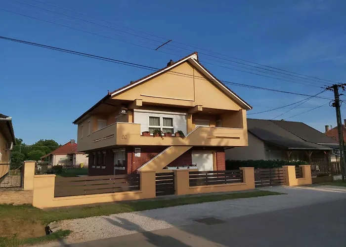 In - Balaton 18180 Apartman